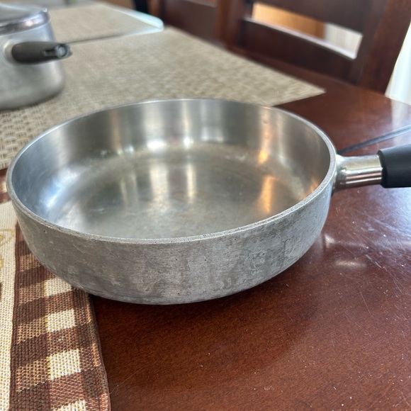 Vintage Pots & Pans - Picture 5 of 9